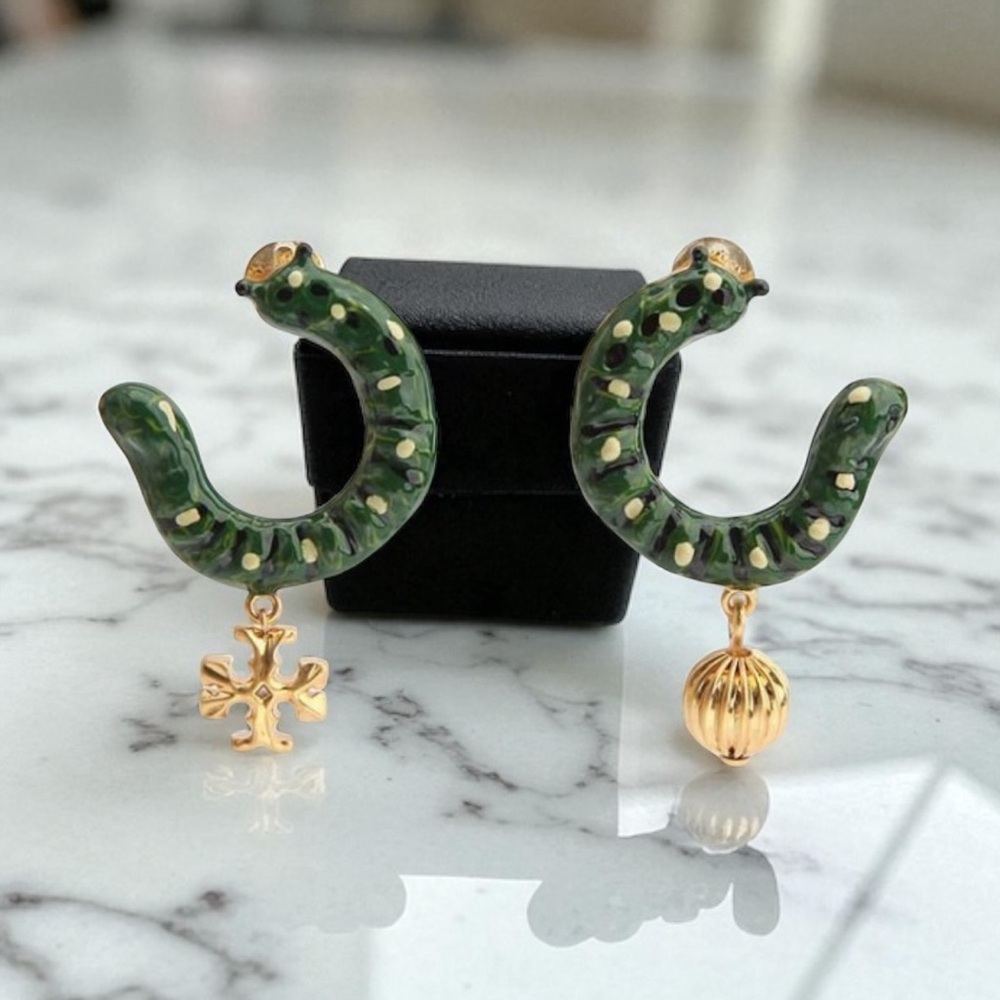 Tory Burch Rare CATERPILLAR Mismatched Drop Earrings Green & Gold NIC
